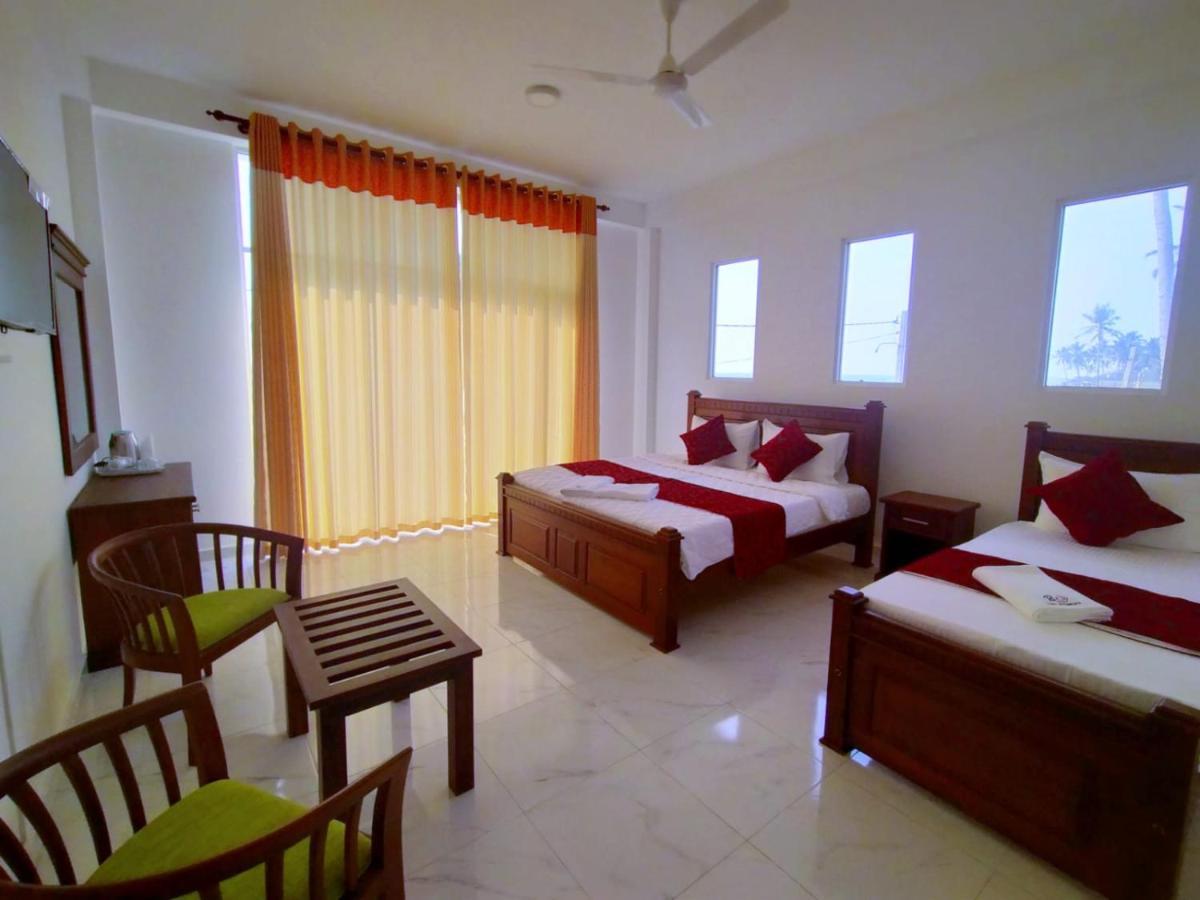 Bivon Reach Hotel Uswetakeiyawa Buitenkant foto